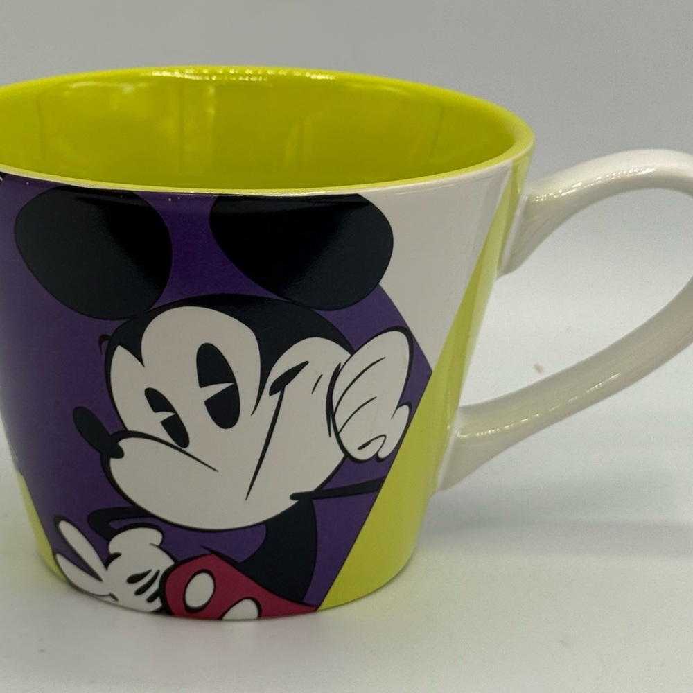 Mickey & Minnie Mouse Set of 2 Mugs Disney Store 80s Style Geometric Coffee NWOT - Picture 10 of 14